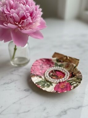 Pink Vintage Floral Seashell Trinket Dish Garden Decor